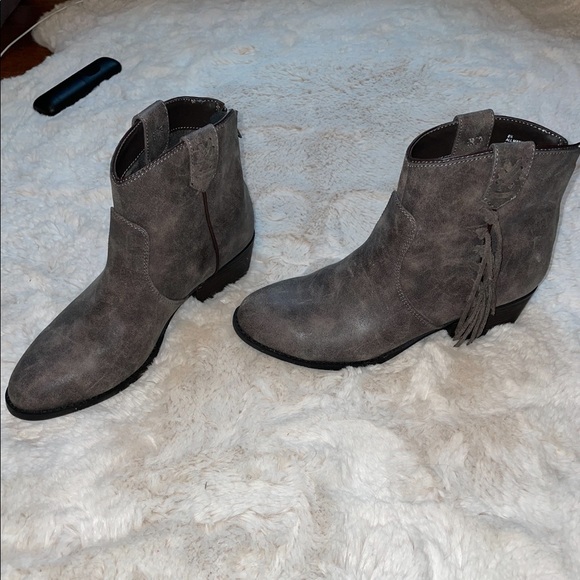 Faryl Robin Dark Gray Angle Boots with Fringe Size 8.5 - Picture 1 of 1